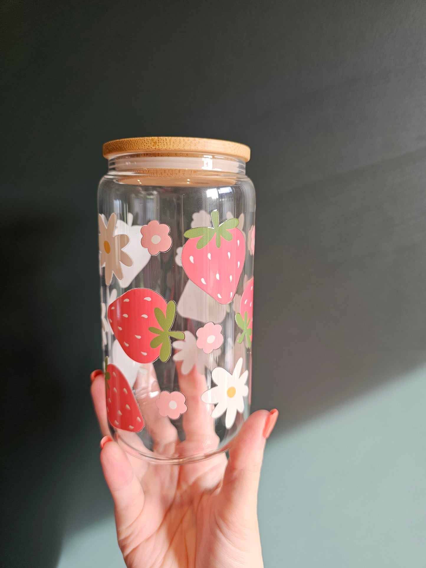 Strawberry & Flowers - 16oz